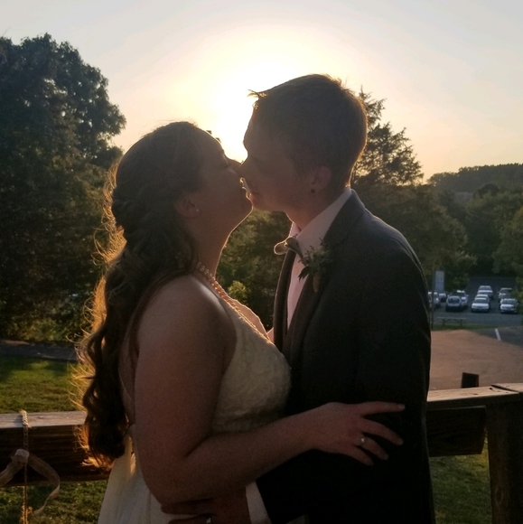 Meet your Posher, Shelby - Picture 1 of 2